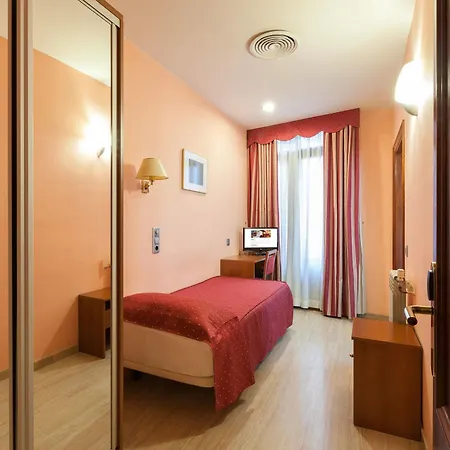 Alba Hotell 3*